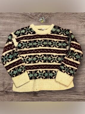 Cozy Patterned Sweater - Wool true vintage size S for the ladies